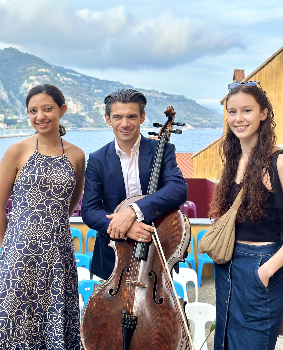 Très heureux d’être de retour au Festival de Musique de Menton avec les jeunes instrumentistes <a href="/FondationGC/">Fondation Gautier Capuçon</a> Nour Ayadi, piano et Anna Sypniewski, alto
pour mon dernier concert de la saison !
Merci <a href="/PaulEmmTHOMAS/">Paul-Emmanuel THOMAS</a> de soutenir la jeune génération en partenariat avec la Fondation