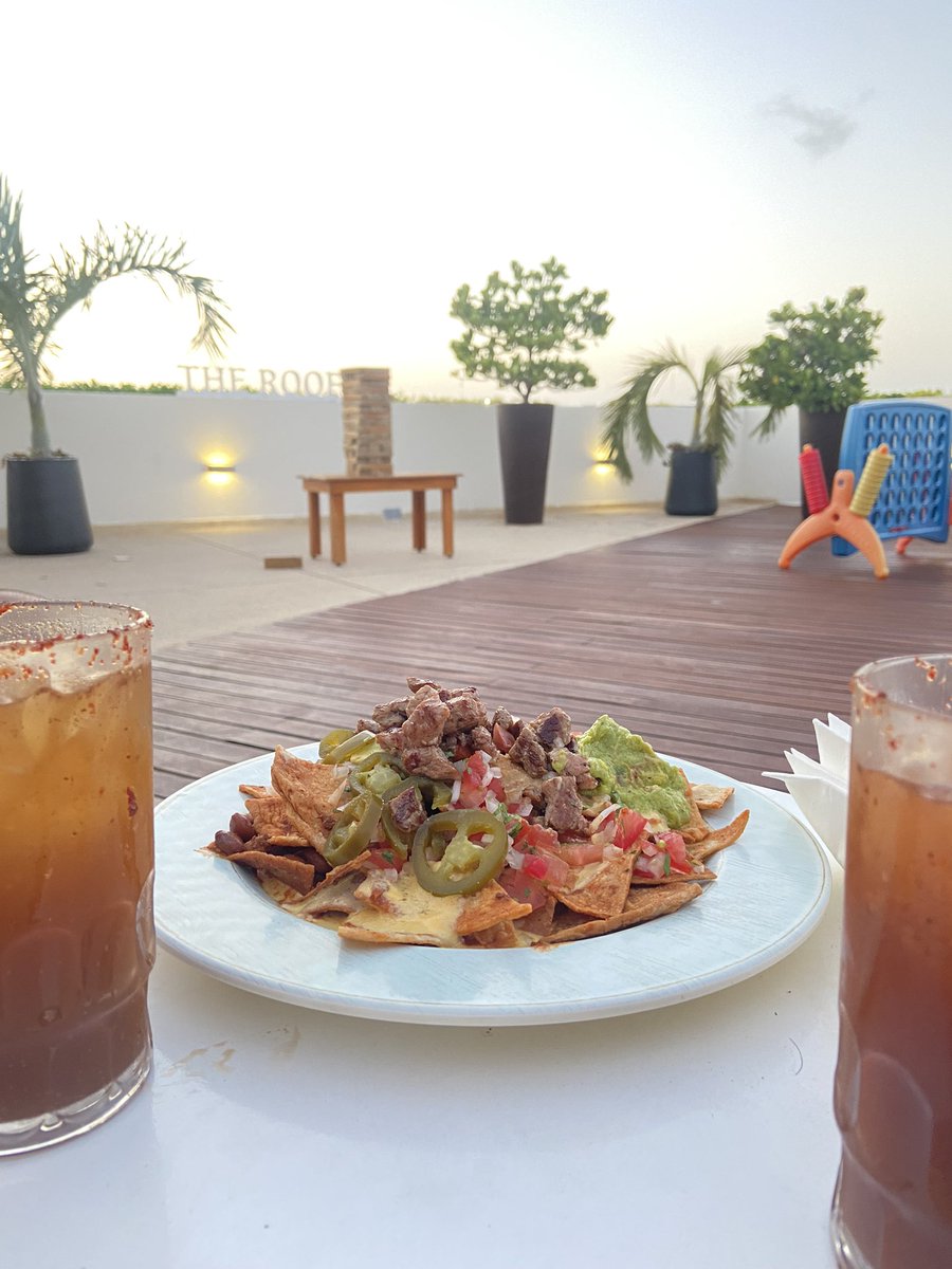 aidyzz's tweet photo. Bueno las vacaciones terminaron y con excelentes experiencias, una semana en el hotel en vidanta en la Riviera maya que está hermoso pero demasiado caro además no tiene todo incluido así que la segunda semana decidimos cambiarnos al the Reef 28 en PdC todo incluido 🤩🤩 https://t.co/KrpoLf5X6K