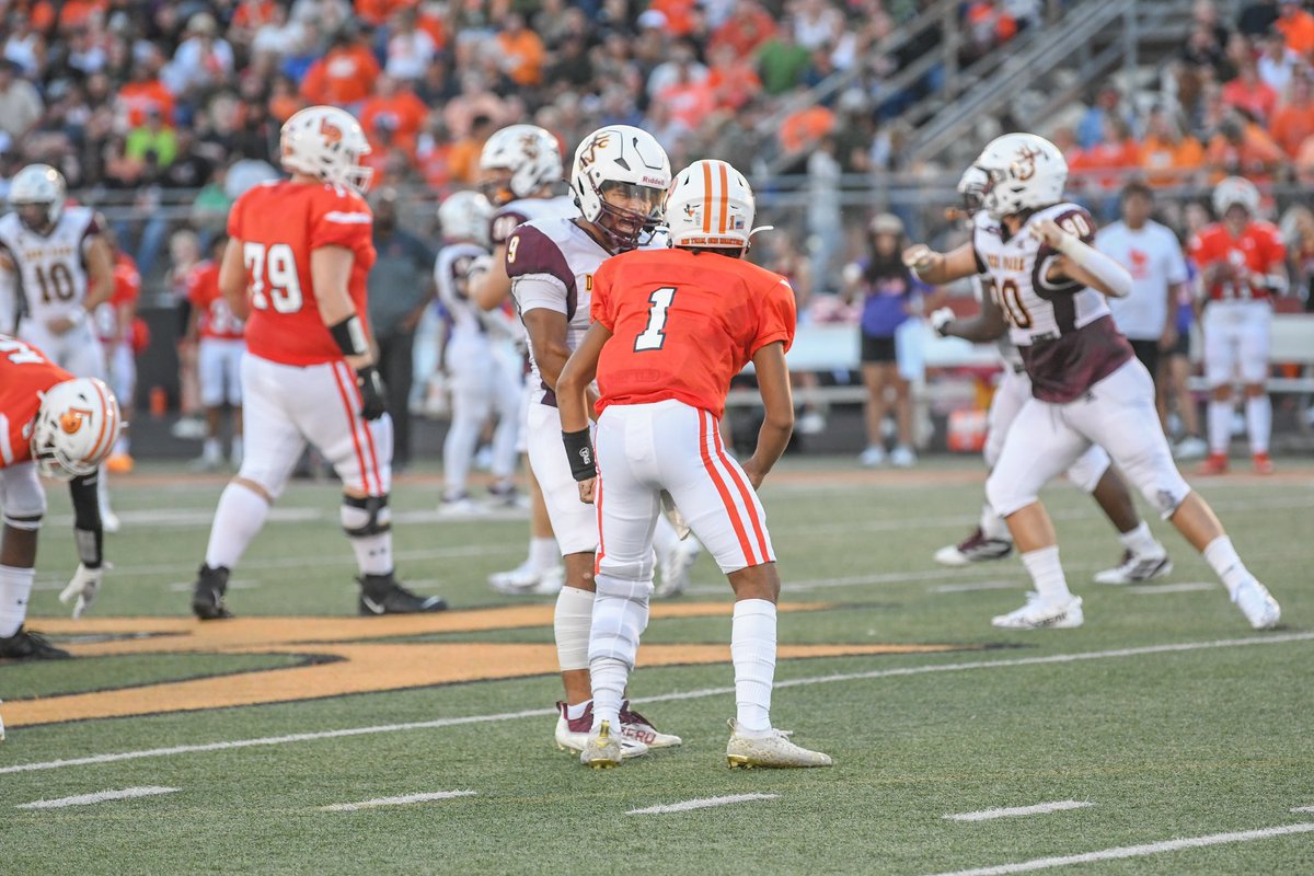 DeerFootball's tweet photo. 25 days 🦌 ⛓️ 🦴 

#BorderBattle #OurTime #PartyAtThePark🦌 https://t.co/hTLzTvHf0O