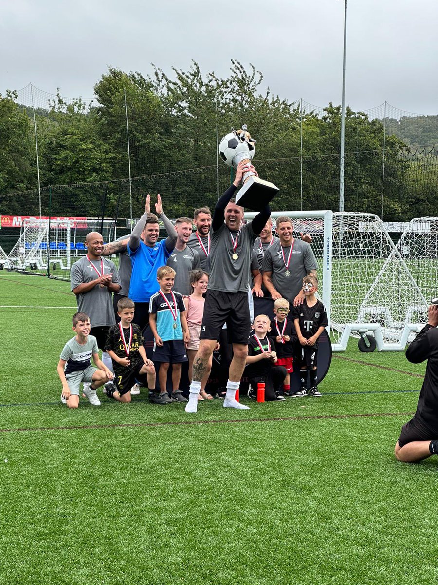 Unbelievable charity day today for Exeter leukaemia foundation. Supporting <a href="/ChrisToddBook/">Chris Todd</a>  &amp; <a href="/notonyourtodLtd/">Not On Your Tod</a> as well as winning trophies 🏆 

Winners win 🥇 🫶🏻