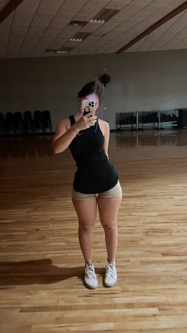 front or back? ☺️ https://t.co/OsXIYkEZCv