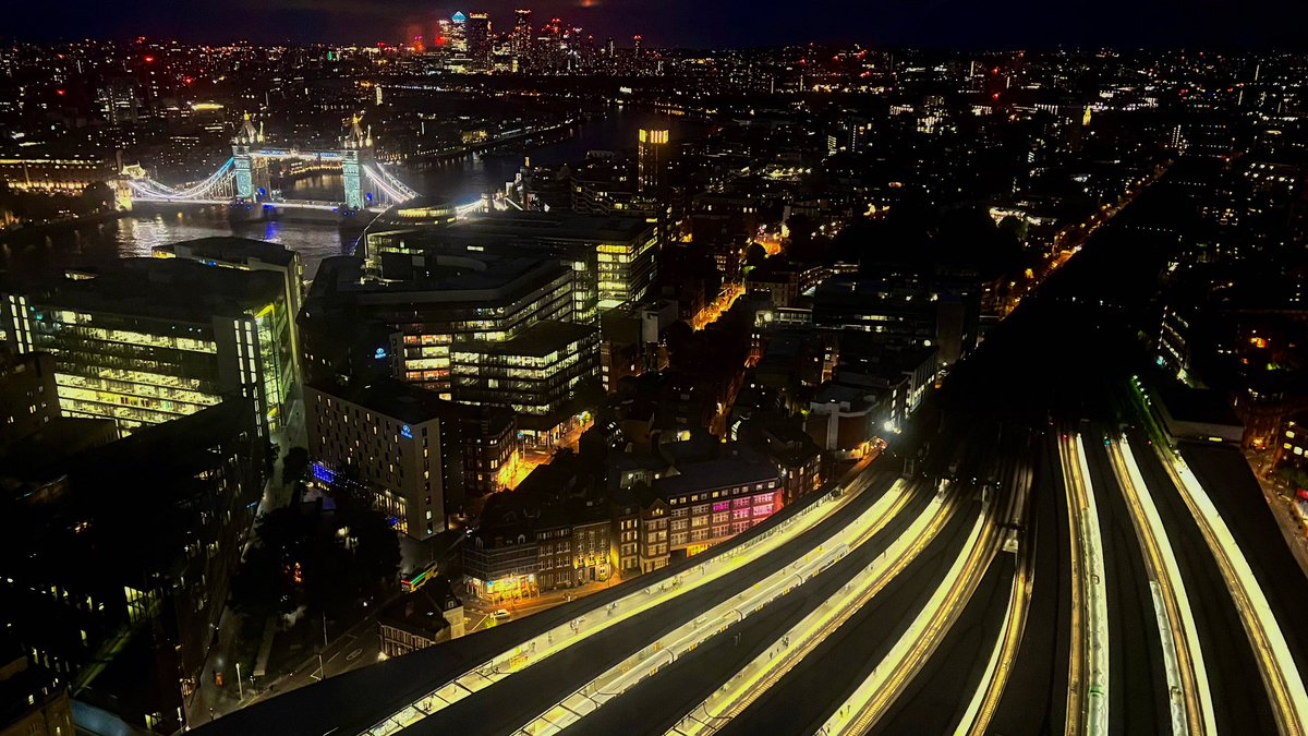 UnlovableT's tweet photo. City night lights.
View from @OblixRestaurant bar at @TheShardLondon 🇬🇧
#theshard #oblixrestaurant #oblix #London #viewfromtheshard #theshardlondon #cityphotography #Londonphotography https://t.co/cm6NwiSttb