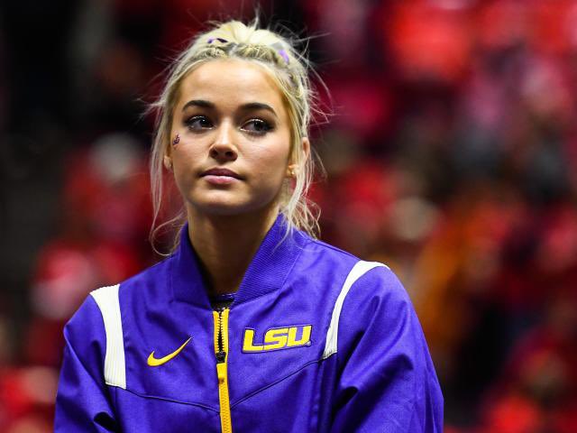 MoSportsNetwork's tweet photo. 🚨BREAKING🚨Per sources close to Paul Skenes, it’s believed that the former LSU star and Pittsburgh Pirates #1 overall pick is indeed dating LSU gymnast and TikTok star Olivia “Livvy” Dunne👀

Dunne was spotted at the Pirates’ complex in Bradenton, FL with a Pirates hoodie on😳 https://t.co/XPFriBcoap