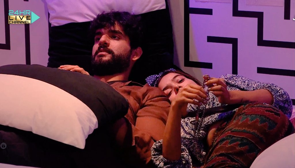 Maitri_1012's tweet photo. Bond aisa bano ki 4 log kya puri duniya bhi na tod sake 🤌🏻🥹♾️

 My babies you'all 🫶🏻. 
#AbhishekMalhan𓃵 #ManishaRani𓃵 #ABHISHA #BiggBossOTT #friendship  #BiggBossOtt2 #FAMESQUAD https://t.co/4xcaCDbQwk