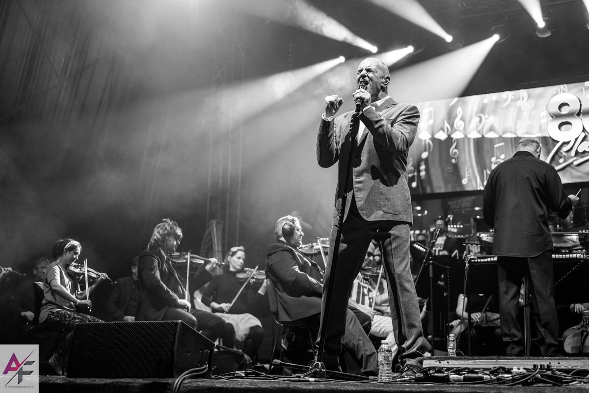 FutersAndy's tweet photo. @peterjohncox @80sClassical @millsqleeds https://t.co/S70VgULW2g