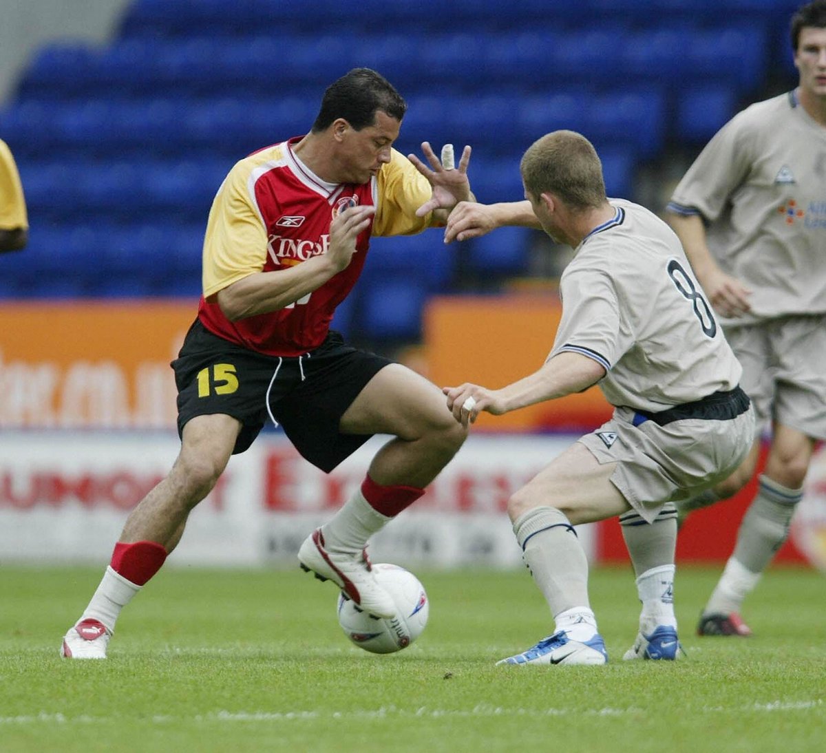 ebfchistory's tweet photo. #OnThisDay on 31 July 2004, #EastBengalFC faced 🏴󠁧󠁢󠁥󠁮󠁧󠁿 Leicester City at the Walkers Stadium in the invitational 120th anniversary Pepsi Max Challenge Cup. 

#EBFC lost 1—0 against @LCFC in a closely fought match with Trevor Benjamin scoring the goal via a penalty.

#IndianFootball https://t.co/Eq7Q1q1I8c