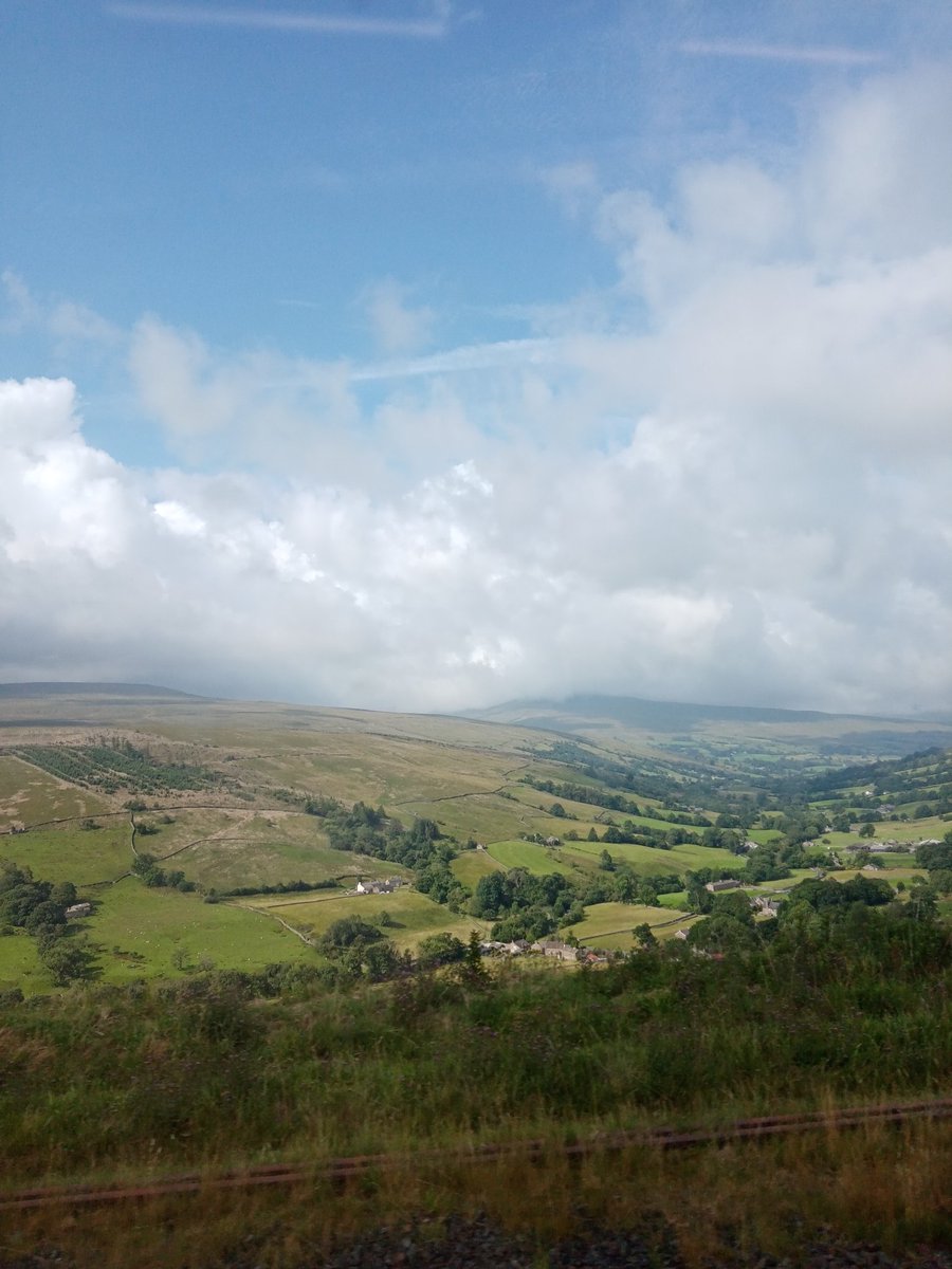 MrsRWato's tweet photo. #Skipton #settlecarlislerailway @yorkshire_dales https://t.co/OsjT7CmDDB