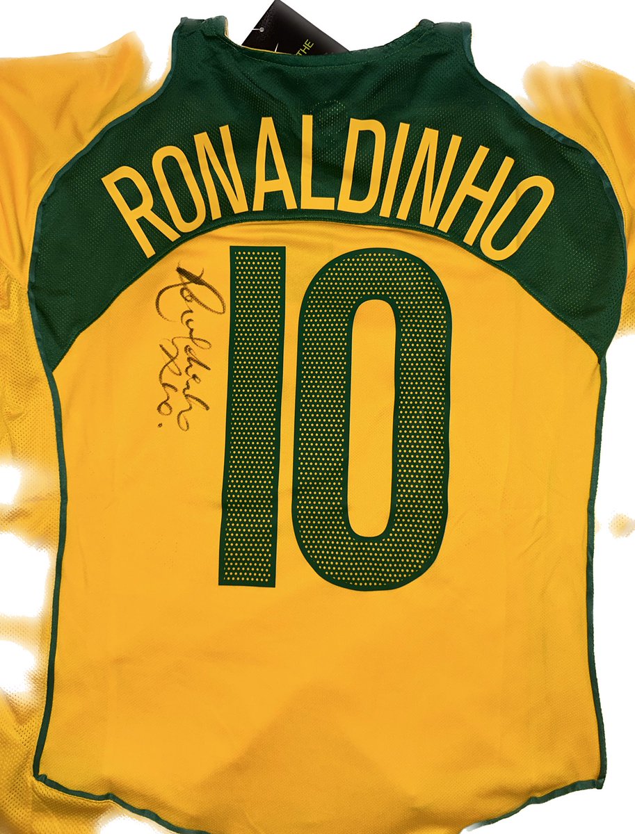 Optimum_Signed's tweet photo. We have plenty of signed stock available. Flash sale. Ronaldinho signed shirts with exact photo and video proof. 
£279.99 today only!!! Usually £350. https://t.co/dP2o7DIJll