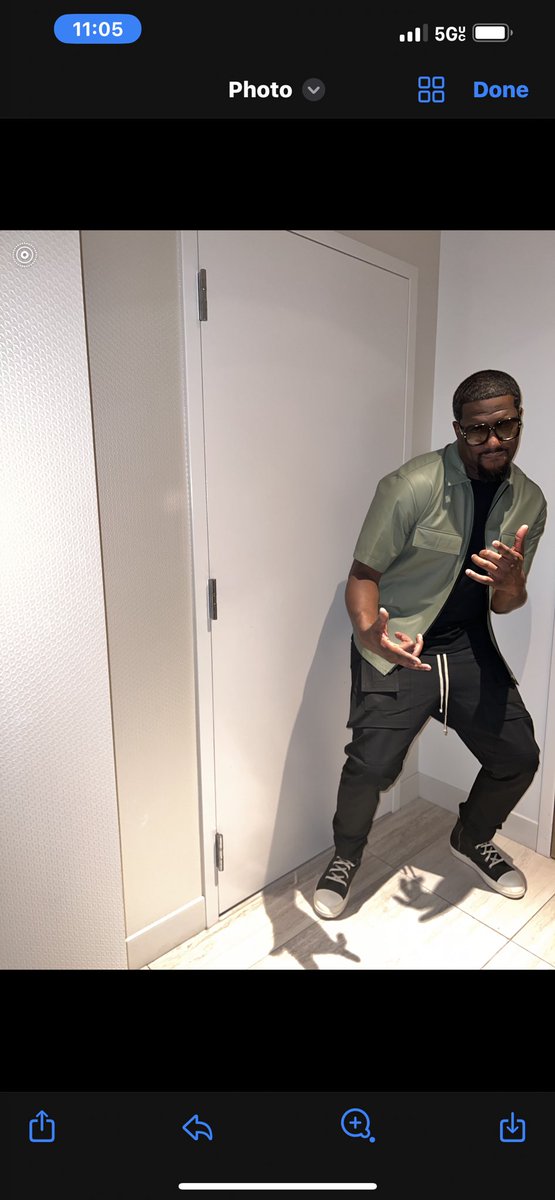 SpankHorton's tweet photo. These my Mack daddy vibes I’m giving u Check it! It’s like jet magazine #MarcusGraham #FightNight #SugaDaddy https://t.co/mKfMlXKef0