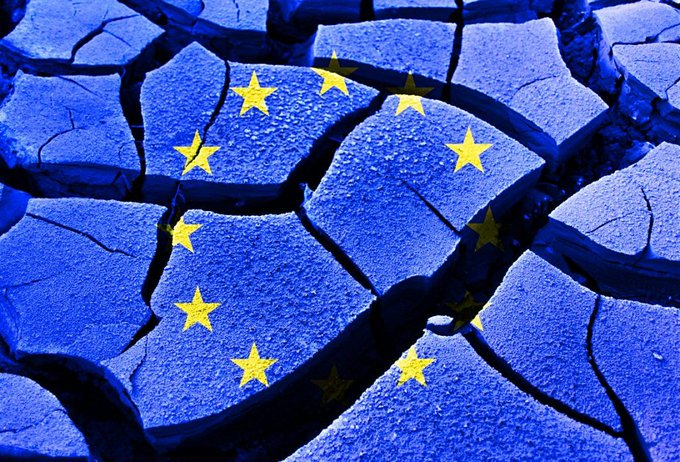 BRAVENEWEUROPE1's tweet photo. The EU finds itself in a political and economic cul de sac. Room for maneuver is becoming ever more limited.
Boaventura de Sousa Santos – Europe in a state of denial
https://t.co/gTO50rrxf2 #poltitics
#economics #peace #ClimateEmergency #inequality #EuropeanUnion https://t.co/XwhfYs42nL