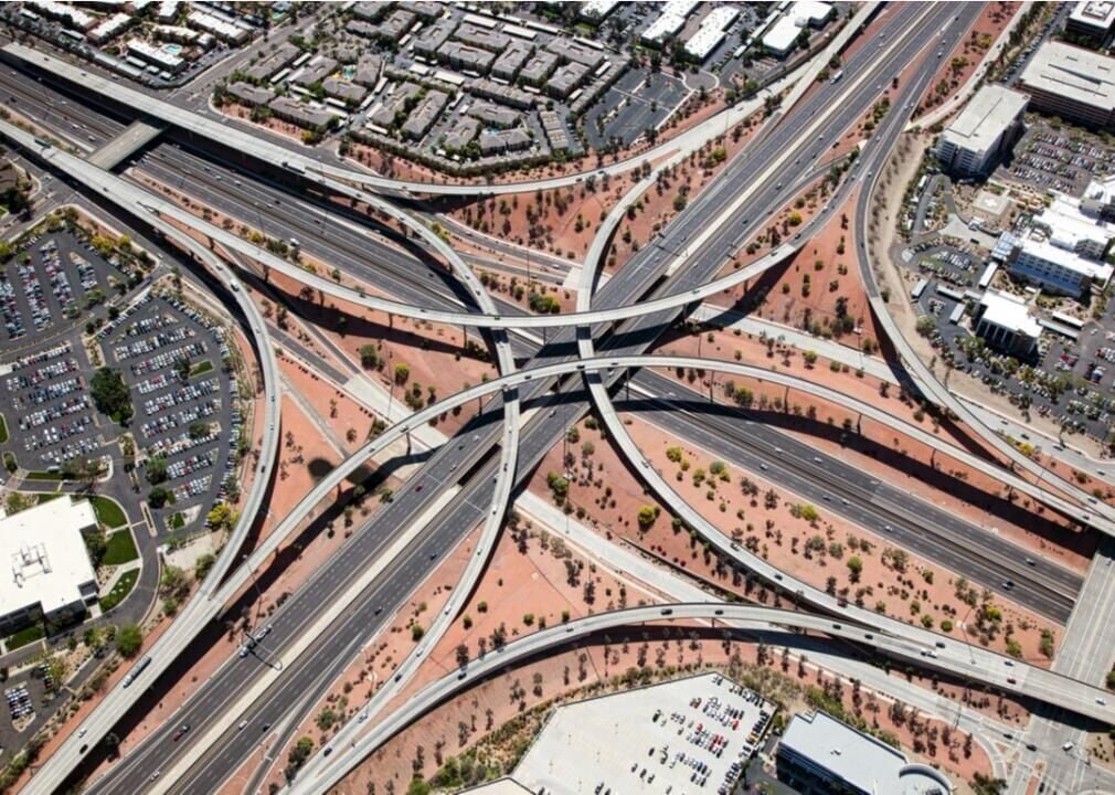 azcapmedia's tweet photo. Here's what GOP leaders and @GovernorHobbs hope to push thru Legislature on Monday to advance extension of half-cent Maricopa transit tax, including details at bottom. https://t.co/RJMYPIBFgm https://t.co/ALjCgcelqV