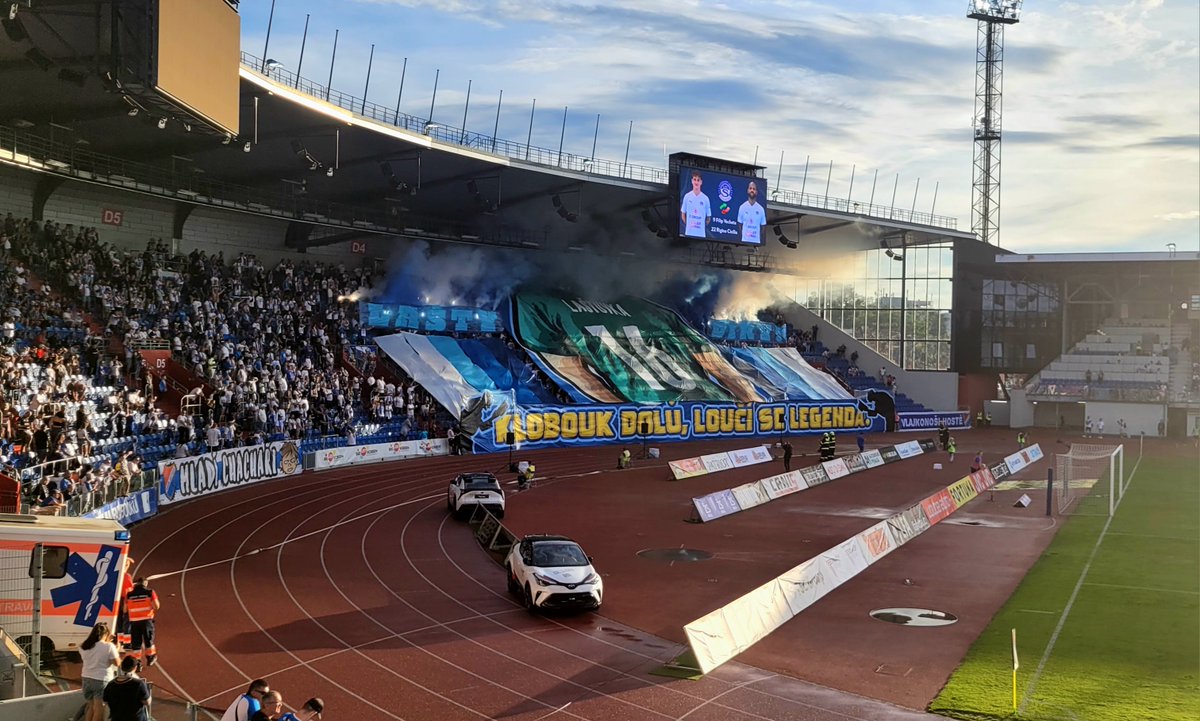 KubacekVojtech's tweet photo. 🆘Naopak jak jsem predikoval, pokud Pardubice nezacnou vyhravat. Divaci zacnou ubyvat. Poprve pod 4tis.
⛔️V Olomouci fotbal moc netahne, uvidime jestli vysledky a jiny souper neco zmeni

Chodte na fotbal, chodte na ligu a budte s ostatnimi @za_carou #fortunaliga #ligaprofans https://t.co/fljgHnmFeq