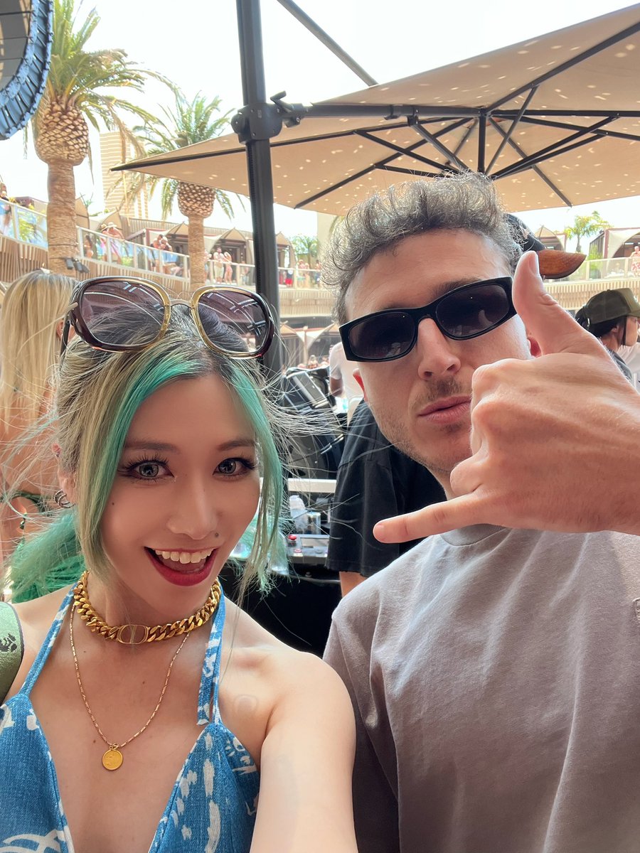 meirlin_music's tweet photo. Yesterday was fun @ Ayu Dayclub🌞
Finally got to meet @RLGRIME 😭❤️‍🔥

#ayudayclub #rlgrime https://t.co/tqsXV4Mnax