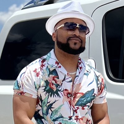 HenryDaHawk's tweet photo. Staying cool 😎 in this heat!!! 
#fedorahat #express #shades #chain #coolvibes #viral2023 https://t.co/foAjl5KHGW