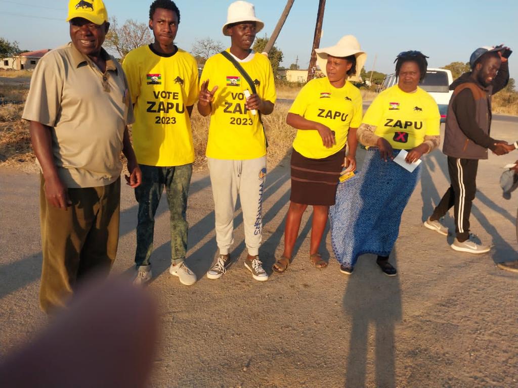 realnigelndlovu's tweet photo. Sibusy...Lets Secure Bulawayo ๐๐ณ
We are Coming to your door or gate...#LobengulaMagwegwe
Today we covered
Magwegwe West ๐
#Nig4LobengulaMagwegwe
#Back2Basics
#Nig4MP
#VoteZapu https://t.co/MHnfIfejxv