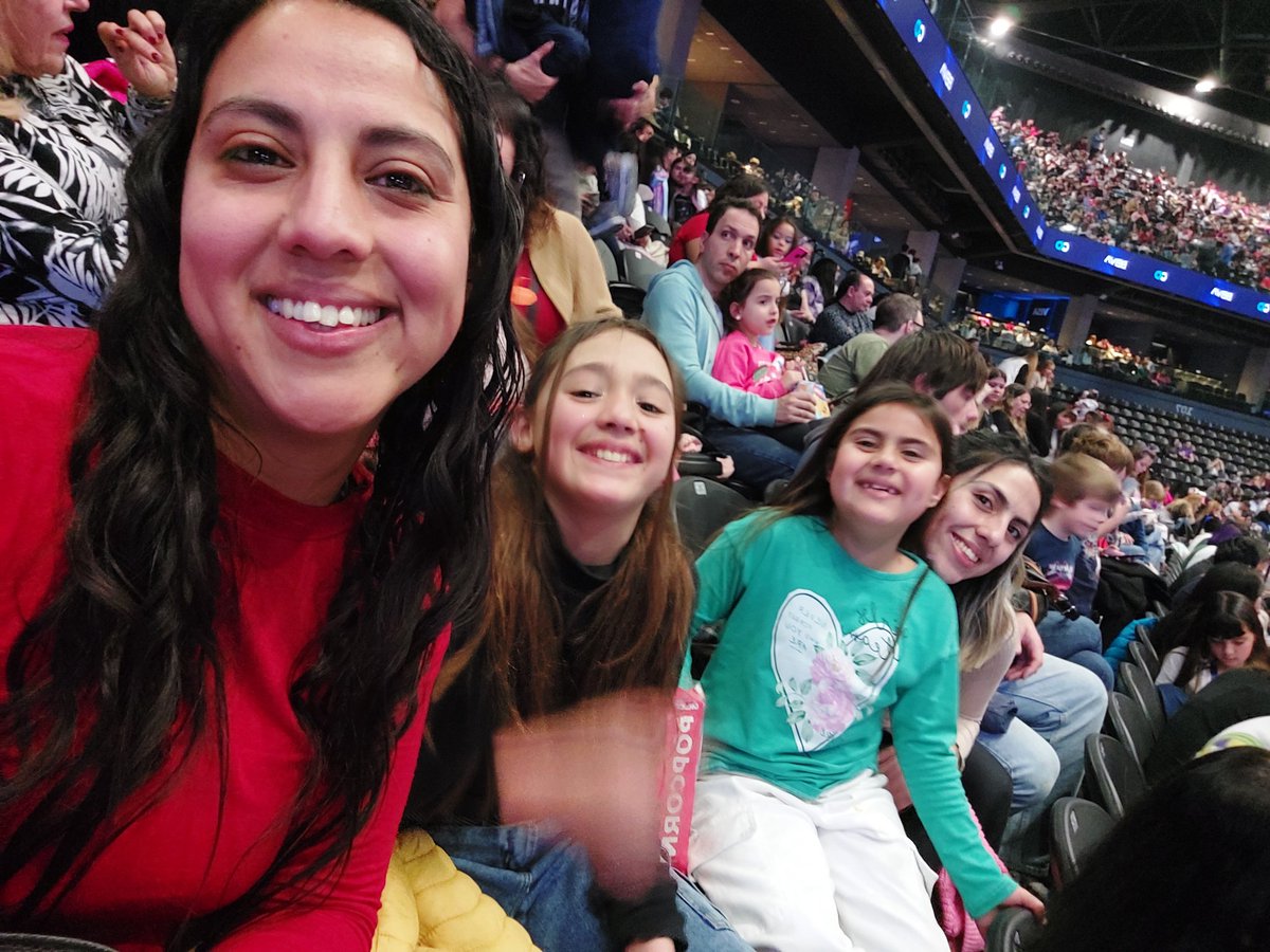 Feer__rojas's tweet photo. Disfrutando #DisneyOnIce https://t.co/OuvhAMt4Xt