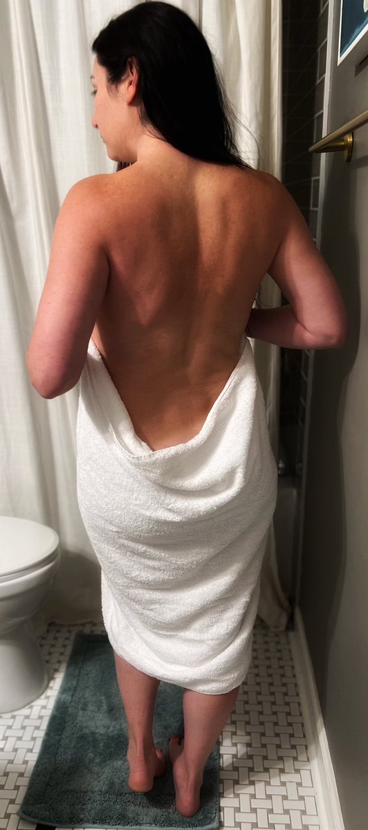 VictoriaBrutl's tweet photo. Want to see what’s underneath the towel? 💋#sexysunday #sindaysunday #SundayFunday #sundayvibes #milf #sexymilf #sexymom #hotmom #iChive 

https://t.co/fVvnHsKR0m https://t.co/c8VdfOyVhY