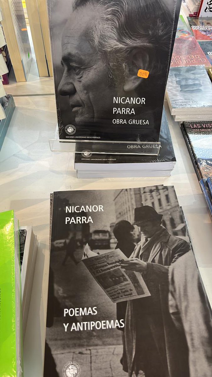 Otra sorpresa: la vuelta de estas dos <a href="/UdpEdiciones/">Ediciones UDP</a> de Nicanor Parra✌🏻

La nueva de ‘Canto Villano’ de Blanca Varela está muy buena como opción de regalo también.

(Stand de @fondo_peru )