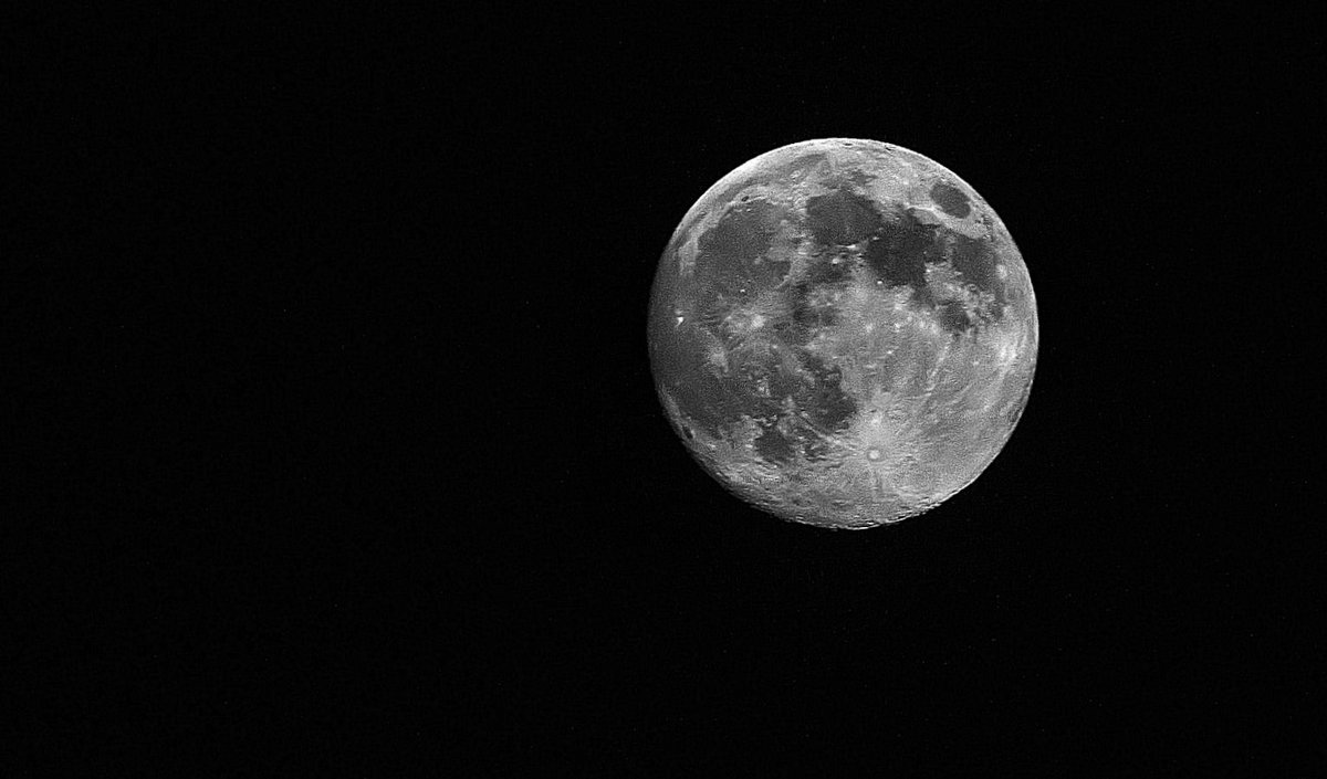 Last night’s moon Moon: 96.8% … @moon @moonlovers @morninglight @mooncraters @moonphotography @moonscape @moonphases @moonshot @nightscape @nighttimephotography @nightshooters @nightshooters @nightsky @nightimages @nightphotography @blackandwhite