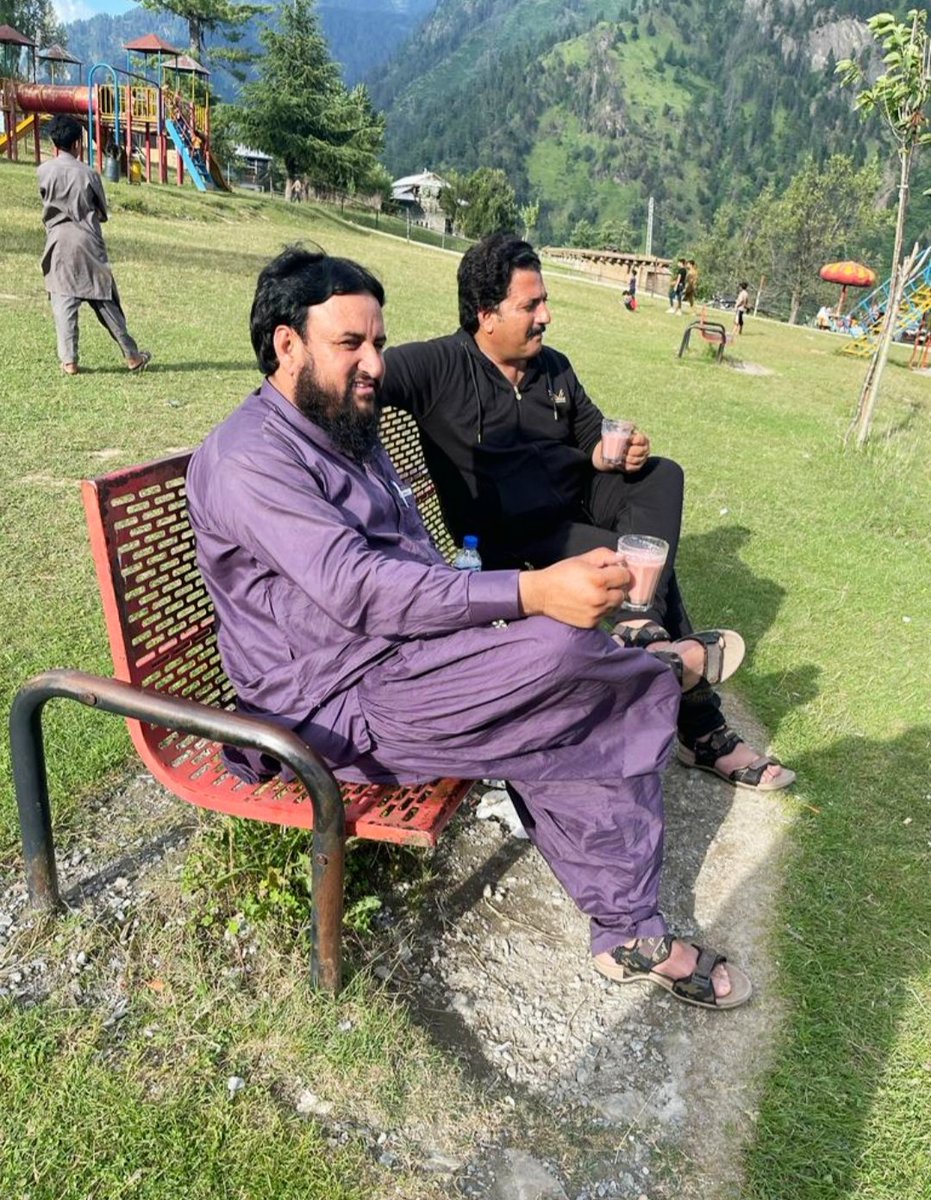 AzmatKakar12's tweet photo. Enjoying Kashmiri Tea at Upper Neelum valley. https://t.co/CFHSIboO8e
