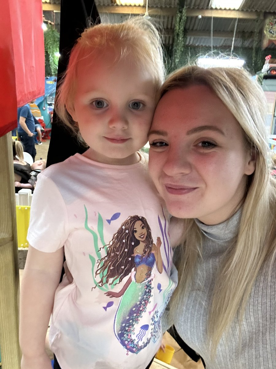 Stephanie tweet media