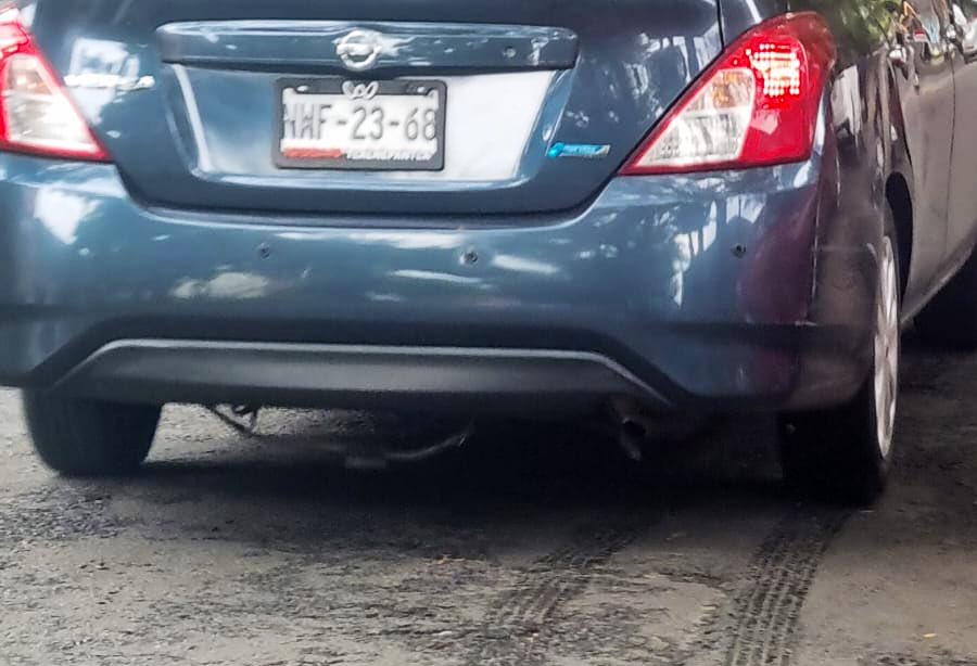 HappiestGirlMX's tweet photo. Amigos un RT porfa. ‼️🆘‼️
Le acaban de pegar a mi hermana en su auto estacionado. El idiota se dio a la fuga pero hubo un testigo y alcanzó a tomar las placas!!! Ayúdenme a encontrarle 😤😤😠😠😠
En Calz. Brujas casi esq con Tenorios 
En @Coapa_ @TlalpanVecinos @SSC_CDMX https://t.co/2YZNxVaXIW