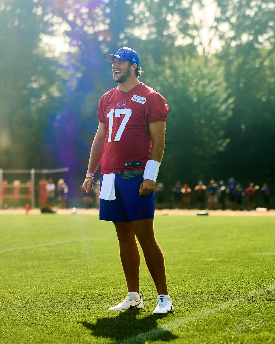 BuffaloBills's tweet photo. Sunday funday. 🦬

#BillsCamp | #BillsMafia https://t.co/KFLJlaEGd2