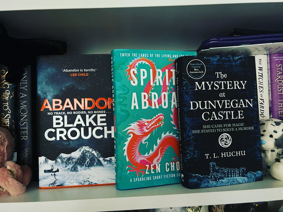 BookishHermit's tweet photo. 🌟Upcoming Reviews🌟

👻 - The Mystery At Dunvegan Castle by T.L. Huchu

🐉 - Spirits Abroad By Zen Cho

🏚️ Abandon by Blake Crouch

Thank you so much @Blackcrow_PR for my beautiful review copies!

#TheMysteryAtDunveganCastle #TLHuchu #SpiritsAbroad #ZenCho #Abandon #BlakeCrouch https://t.co/2dzi6UbaFI