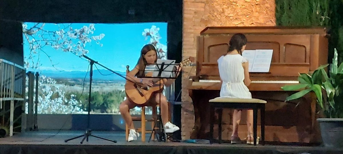 AjBascara's tweet photo. Amb l’actuació dels Músics de Km0, tanquem el cicle cultural “Divendres a la Fresca”.

Gràcies a tothom i fins l’estiu vinent! 

Visca la música, la cultura i el poble 🎼🎤

#municipi #bàscara #calabuig #lesroques #Orriols #fempoble #divendres #divendresalafresca #nits #nitsestiu https://t.co/Y80Oa6F1BG
