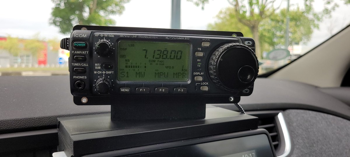 f1ubl's tweet image. J'ajoute quelques photos du support pour donner une idée de ce que ça donne.
#icom #ic706