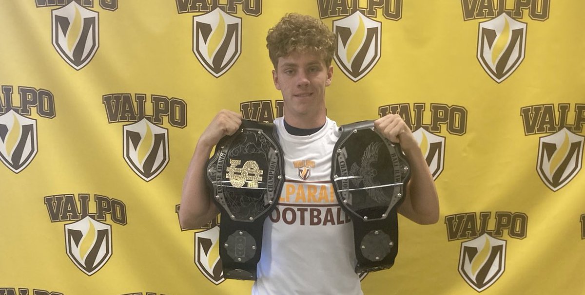 6starfootballMO's tweet photo. VALPARAISO CAMP COVERAGE I Talented QB prospects make noise at Valpo

@2jackschneider @TylerCaviness1 @QuentinEllis18 @Casey_Joppie @EKenesie @Noah_lewis9 @ALofgrenQB14 @CashRuff1 @Realelithompso @RyanZimm30

https://t.co/XIMAQFjfAY https://t.co/zBYod6gz20