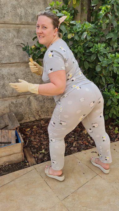 We have spring, all the time cleaning.  Will you help mommy?😉 https://t.co/rwtsqYwzQC<a href="/tag/xhamsterawards2023"class="tags"><span>#xhamsterawards2023</span></a><a href="/tag/xhamsterawards"class="tags"><span>#xhamsterawards</span></a>