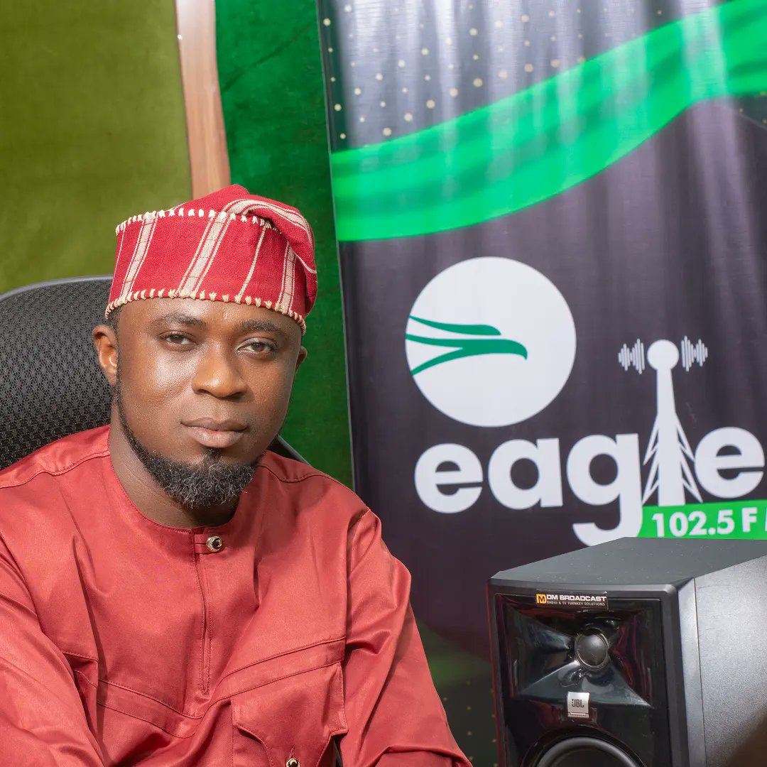 RadioTrackerNGR's tweet photo. #RADIOTRACKERNGR #RADIOSHOW
#TuneIn "FRONTLINE" with OLAKUNLE BALOGUN @Baloistalking
WEEKDAYS 9AM - 10AM on EAGLE 102.5 FM OGUN @eagle1025fm
#RadioTrackerNGR #RadioProgram #RadioShow #RadioSchedule #Radio #ListenLive #StreamRadio #RadioAndEverythingAttached https://t.co/c9OODza9Fw