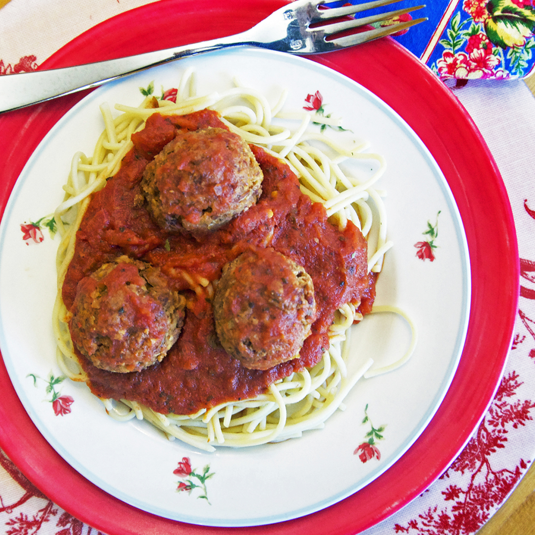 Jazzyvegetarian's tweet photo. Looking for the Spaghetti and #Vegan “Meatballs” #recipe that was featured today on the @CreateTVchannel? It’s a delicious kiddo-friendly dish!🍝https://t.co/XWBSBcm7ae
#veganfood #plantbased #easyrecipes #spaghetti #easycookingathome #television #televisionseries #createtv #pbs https://t.co/vC1Ima8W2x