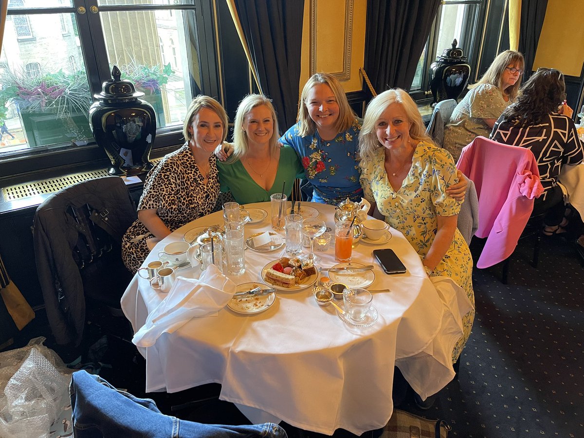 A huge thanks to the fabulous <a href="/ilona_turnbull/">Ilona Turnbull</a> @wildething2904 and <a href="/fleurrbie/">Fleur</a> for the best afternoon at The Dome &amp; for my birthday gifts 🥰 and to the super talented <a href="/fleurrbie/">Fleur</a> for painting the amazing house warming gift 🥰