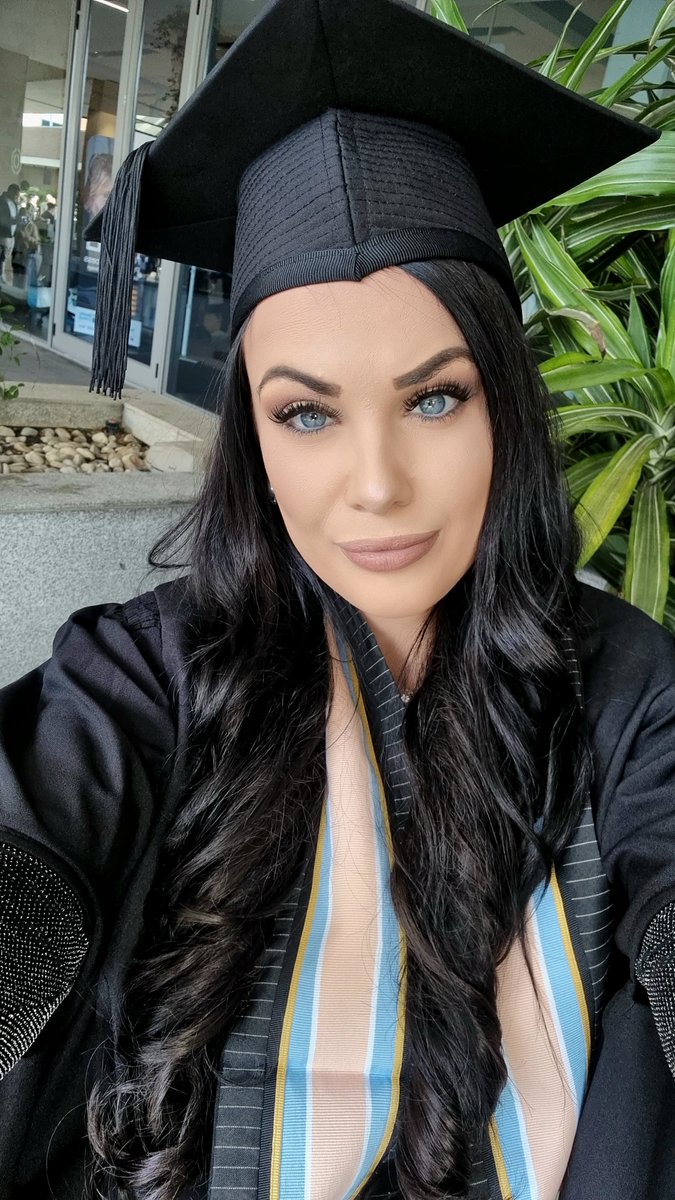 Marisca Fourie tweet media