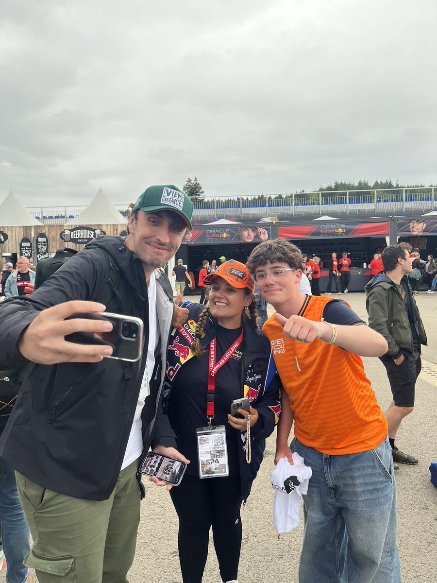 idreauTV's tweet photo. À bientôt la Belgique ! C’était top de tous vous rencontrer ! 🫶🏻🇧🇪 #BelgianGP https://t.co/DByWLsanbp