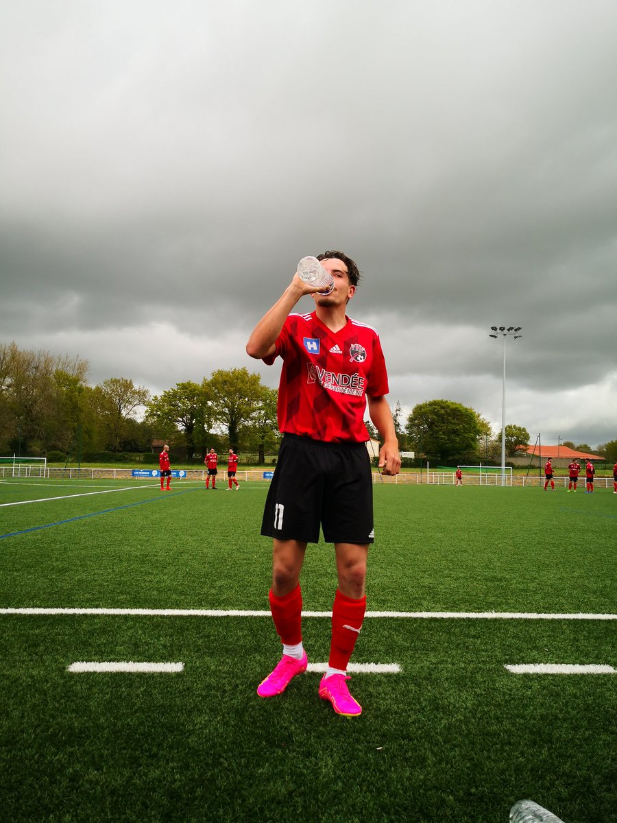 auTocoLent's tweet photo. @_BeFootball @val_charrier https://t.co/ssbwwSkykU