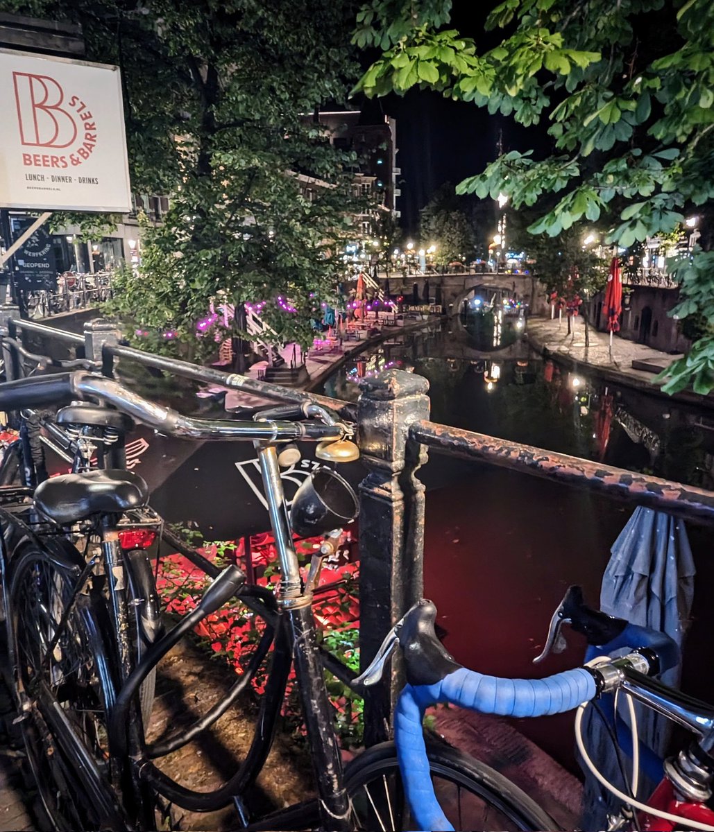 ffioneluned24's tweet photo. Diolch yn fawr/Dank je wel @ICCS23 for a wonderful week in Utrecht 🇳🇱 
Enjoyed attending and presenting my research at the Congress for the first time, and meeting so many of you to talk about all things Celtic languages 💜 (+ the food, wine, views, canals... 🥞🥂🌷🚲) #ICCS23 🙌 https://t.co/kW5hFlUdvp
