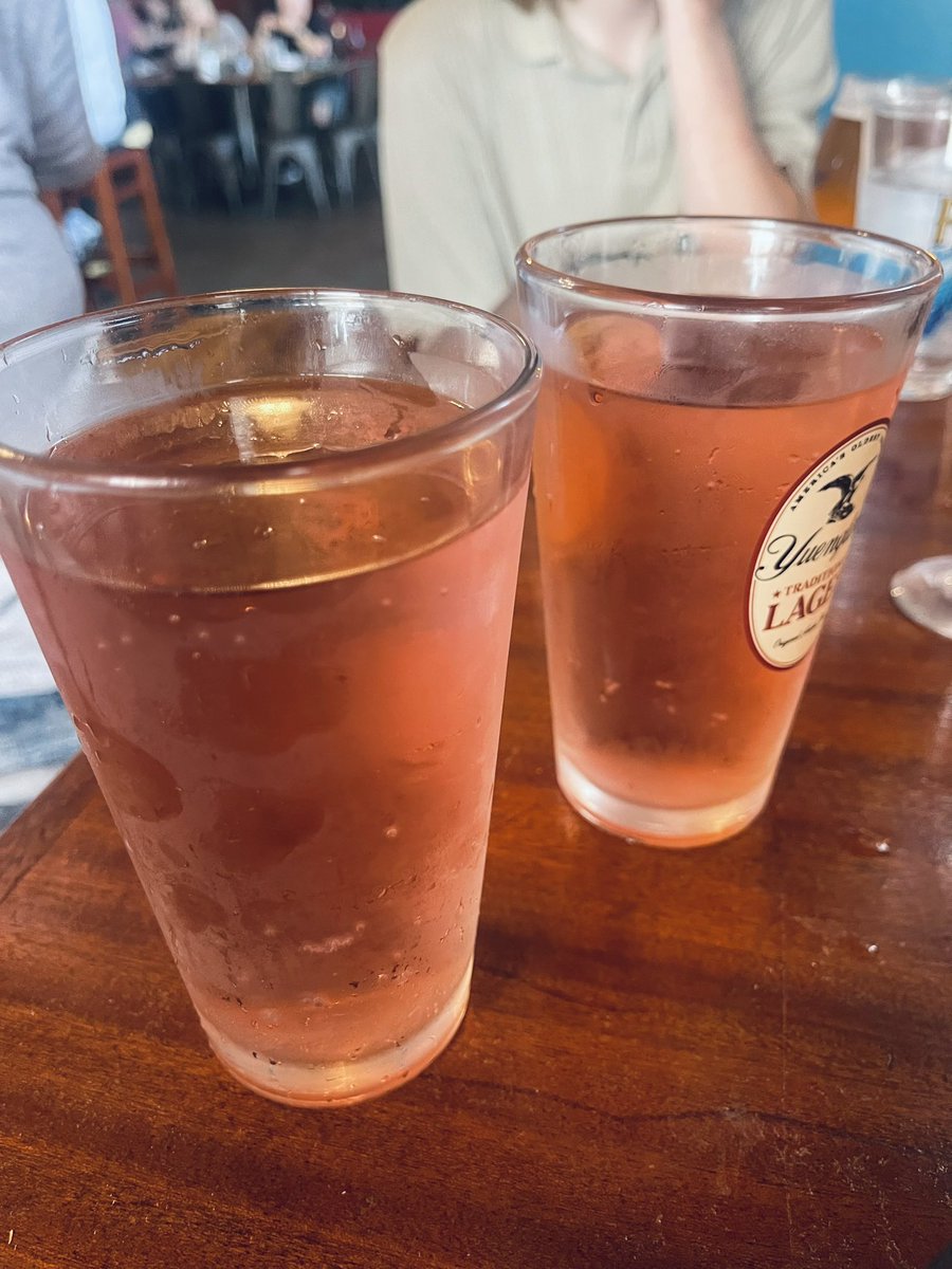 foolinfaries's tweet photo. my future sister in law and i got girl beers https://t.co/MhOKhVLT4m