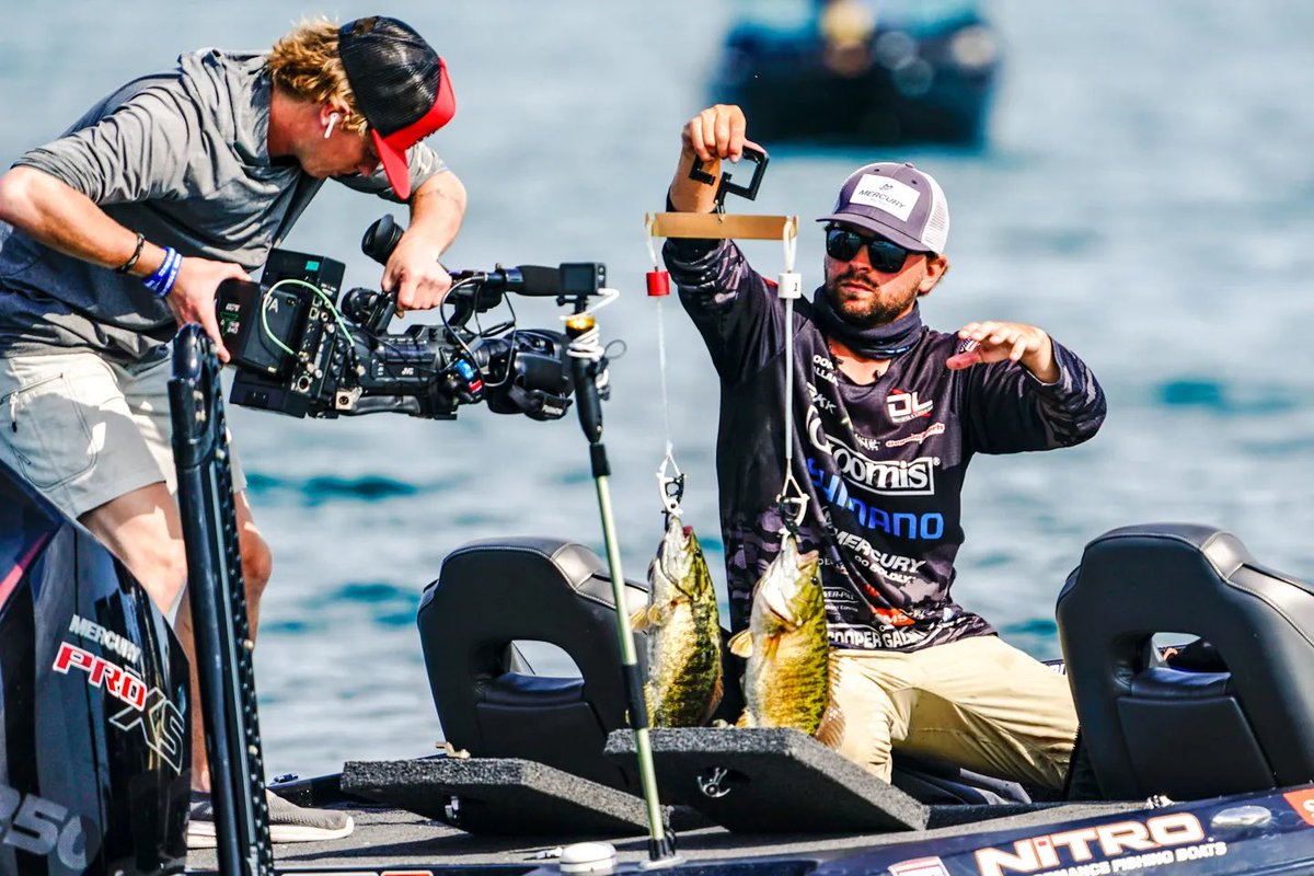 bassmaster's tweet image. We are LIVE for Championship Sunday weigh-in of the @AftcoFishing Bassmaster Elite at Lake St. Clair! Find out who will take home the 🏆 on Bassmaster.com 

#Bassmaster #BassElite #aftco #makemacombyourhome