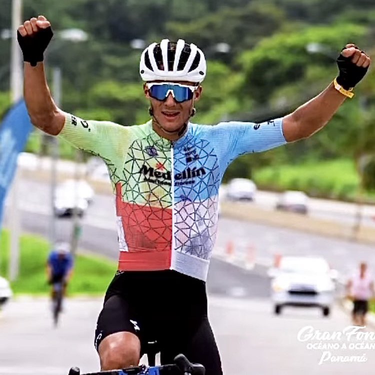 Victoria 🏆

<a href="/wparedesz/">Wilmar Paredes</a> ganó el Gran Prix de Panamá que se cumplió hoy. Además, R. Oyola fue cuarto con el mismo tiempo 👏🏻

Felicitaciones muchachos 🔥

#VivaMedellín 💙
Foto cortesía