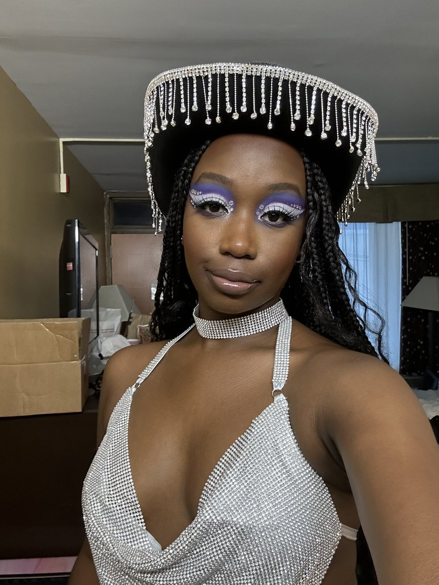k0rras's tweet photo. get into this look tho like……….bitch 🫠 https://t.co/fH3ZhTStc4