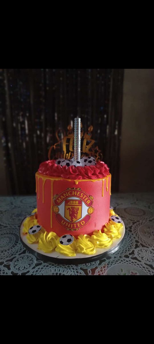 Cristian950211's tweet photo. @MUnitedEs Sin duda la mejor torta de todas. Gracias a mi esposa @AnyelaGrajalez este Hermoso detalle. Quizás el mejor del día de mis cumpleaños🥹🙏🏼 https://t.co/71PCxFgP68