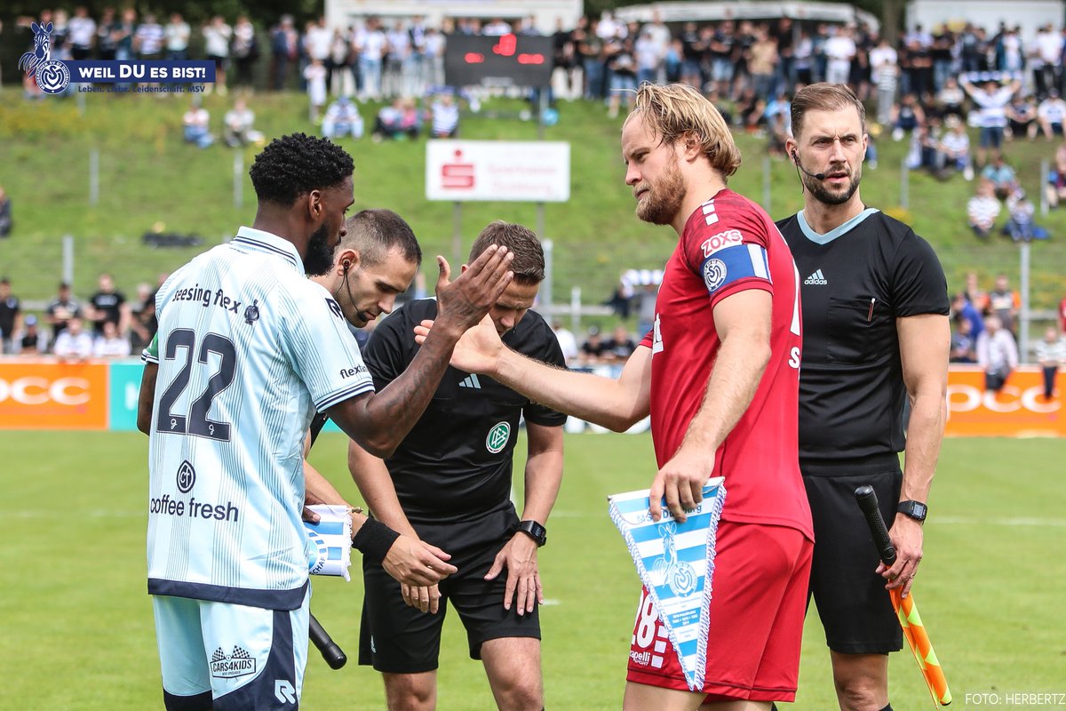 MSVDuisburg's tweet photo. Wie Sebastian #Mai die Generalprobe einordnete, wie er sein neues Amt definiert und mit welchem Wunsch er zum ersten Spieltag fährt. Das Kapitän-Kurz-Interview begleitet von den drei Treffern aus der Scouting-Perspektive ... https://t.co/K2FzOXYD4c 📺
#WeilDUesBist #MSVGRA https://t.co/FnJK4pNhaP