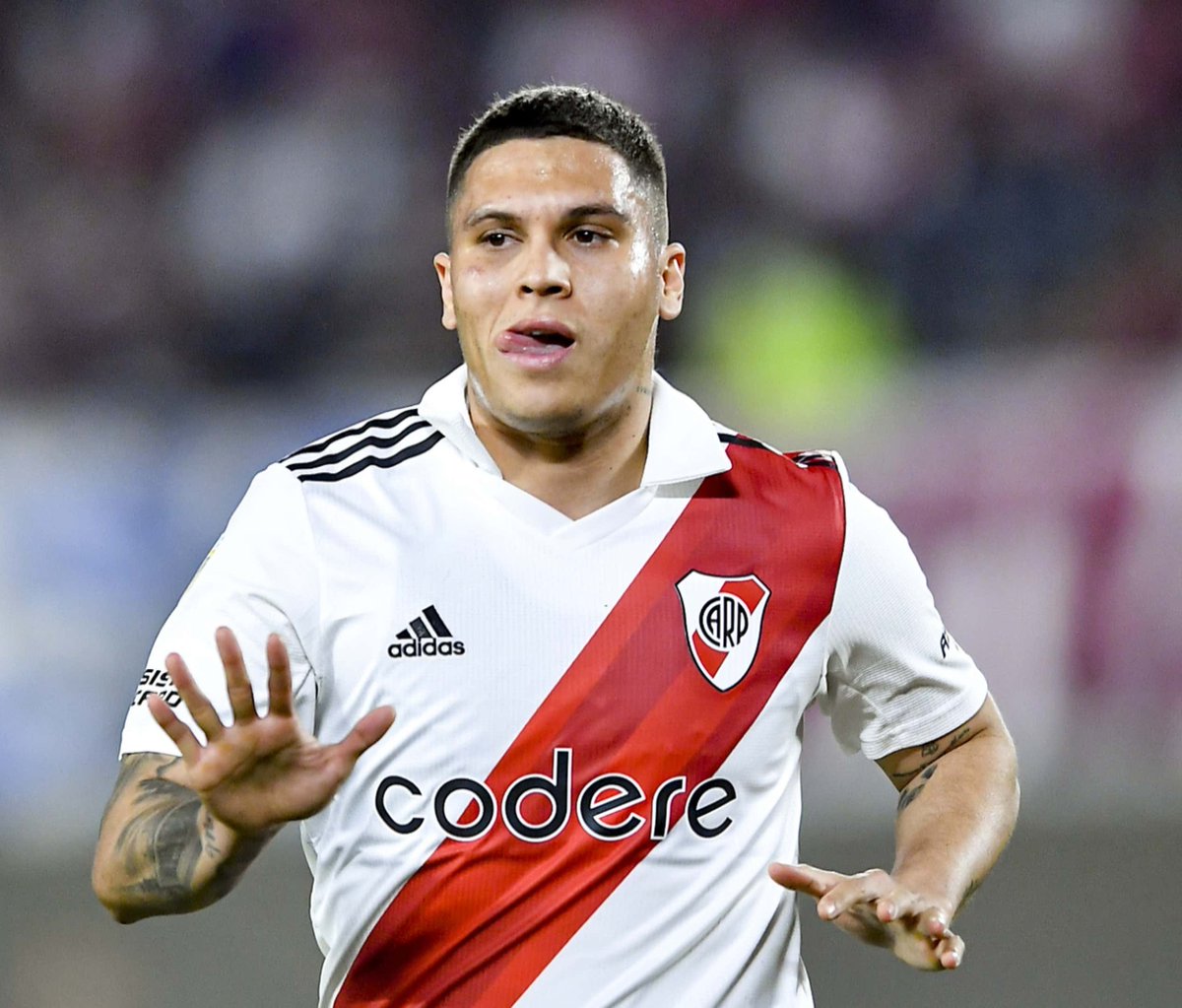LeandroAdonio's tweet photo. ¡Atención! 💣

Confirmado por Víctor Blanco:

Juan Fernando Quintero será refuerzo de #Racing. https://t.co/l9kxmeXCI1