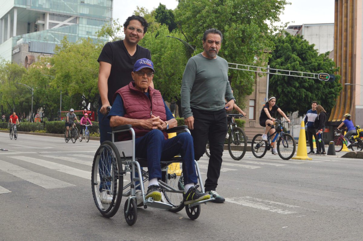 ¡Nada mejor que correr la CDMX! 👀

📸| Te compartimos las mejores fotos del Ciclotón