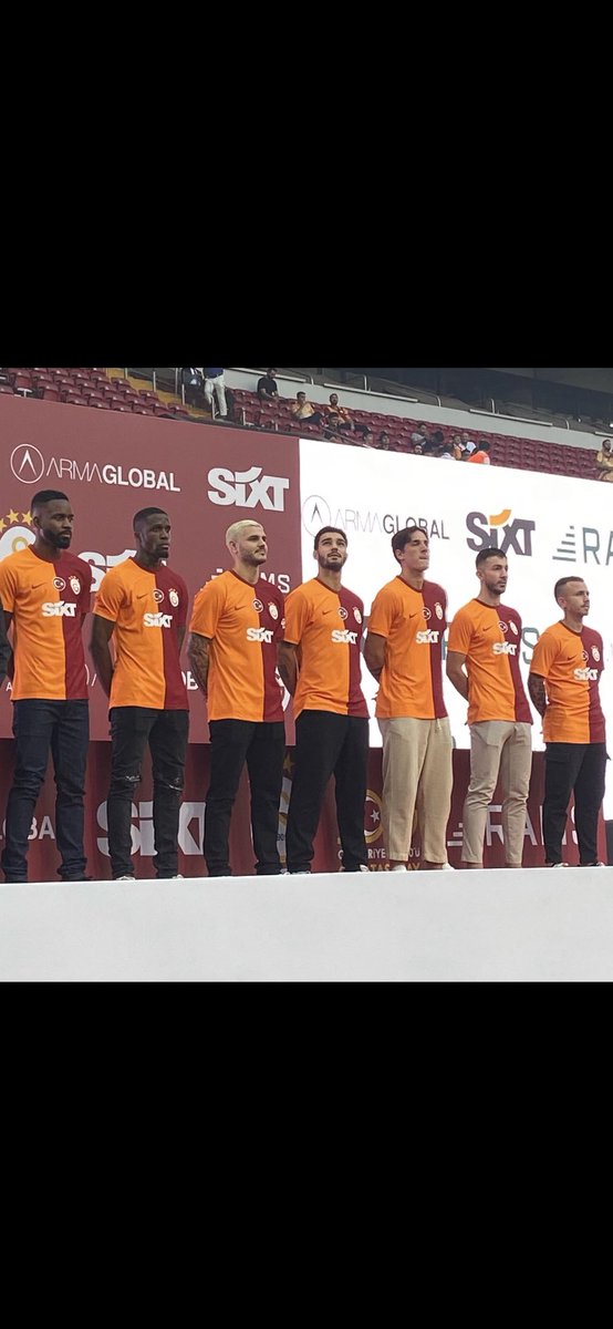 MithatErdogn's tweet photo. Anlı Şanlı Galatasaray’ımızın böyle kaliteli seviyelerde gezdiğini görmek çok gurur veriyor. Bu taraftara layık bir futbol izleriz bu sene inşallah. Güvenimiz tam. #HedefAvrupa https://t.co/ouMgtNgKRy