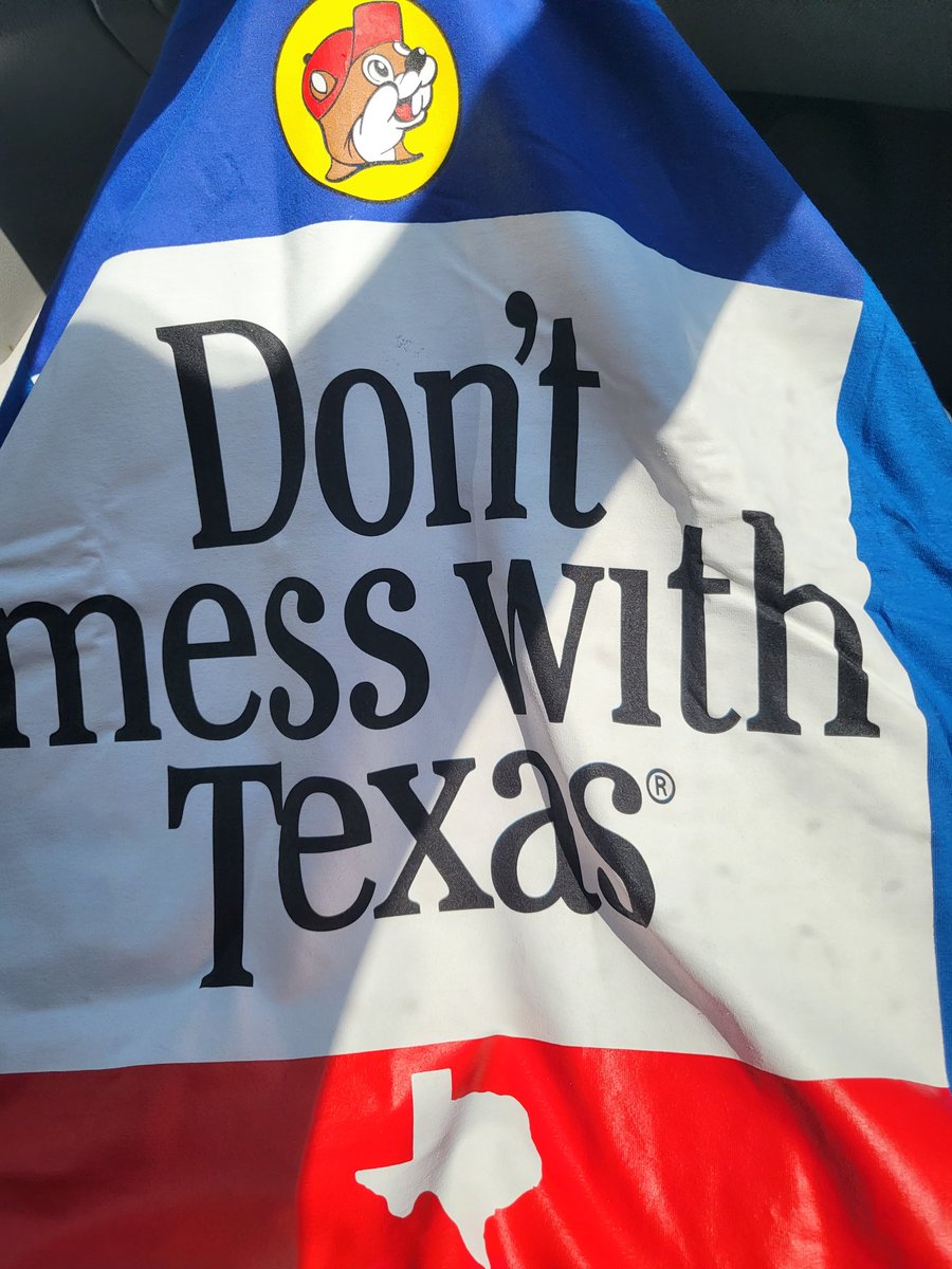 toxopholiteRow's tweet photo. Buc-ees haul https://t.co/kw078UNMZL