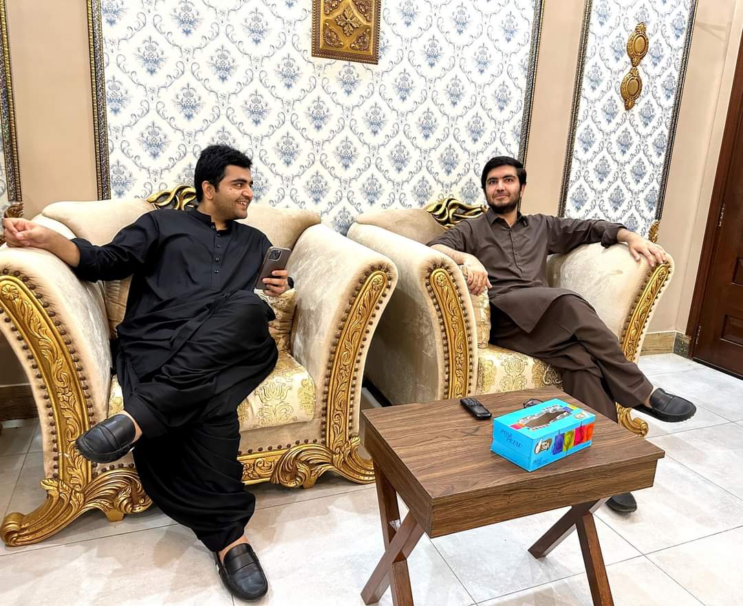 MunirChandioPPP's tweet photo. #PakistanPeoplesParty Leaders Respectable @AmjadAChandio & #Barrister @MasroorAChandio Sons of MPA Mumtaz Ali Chandio at #Chandia_House #PS_35 #NaushehroFeroz @mumtazchandiomp @BBhuttoZardari @MunawrChandio @AseefaBZ @AdilPpp https://t.co/fZWyOX0Ac6